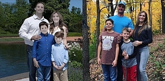 Family Photoshoot Fail That Made The Whole Internet Laugh